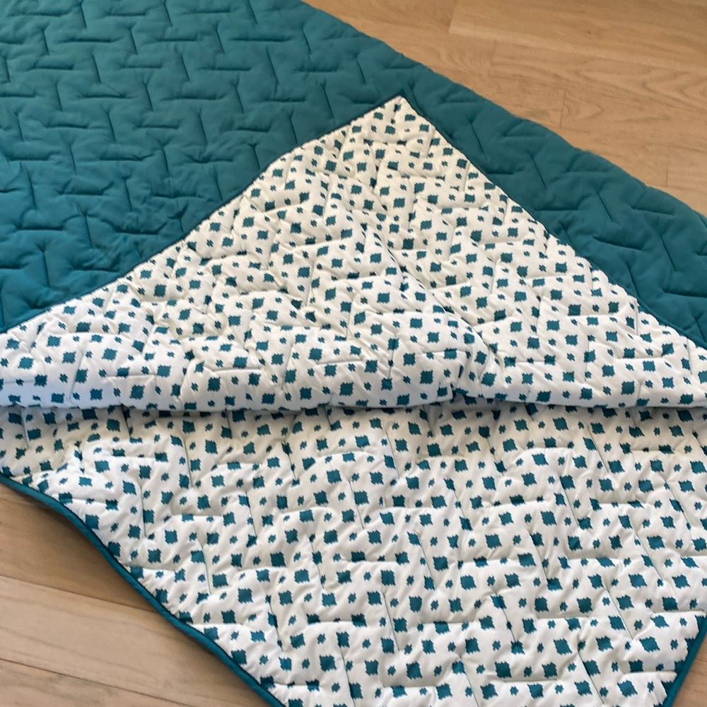 Room Essentials Reversible Comforter